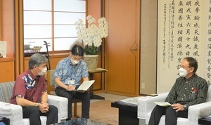 写真:表敬訪問の様子3