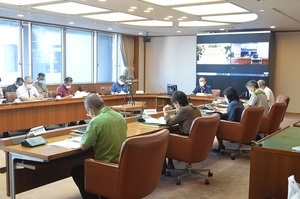 写真:会議の様子2