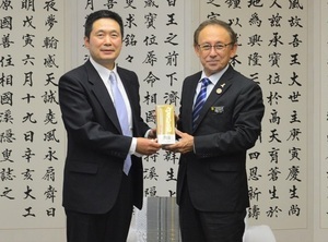 写真:表敬の様子2