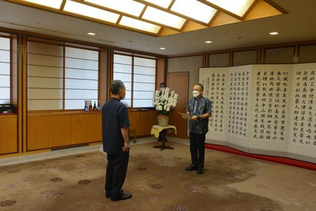 写真:辞令交付式の様子1