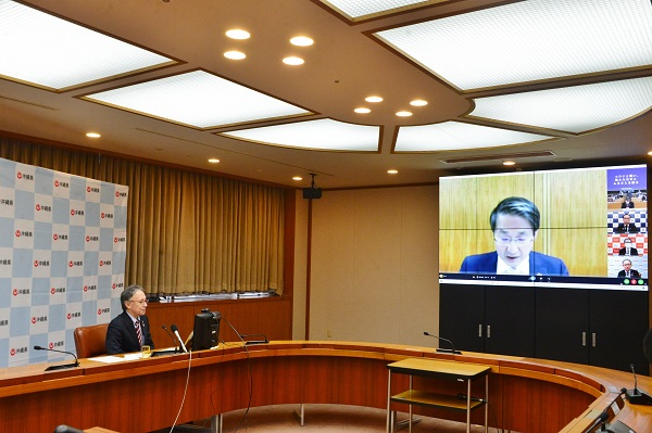 写真：知事会の様子