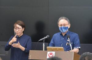 写真：玉城知事会見の様子2