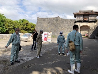 写真：地表部視察の様子2