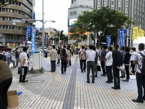 写真：街頭キャンペーンの様子