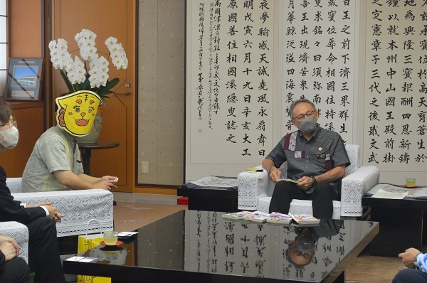 写真：空えぐみ氏と玉城知事