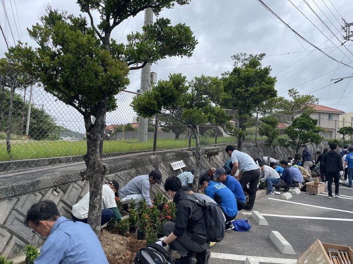 写真：第73回沖縄県植樹祭　植樹行事