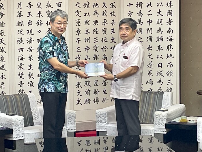 在バヌアツ日本国特命全権大使の池田副知事表敬