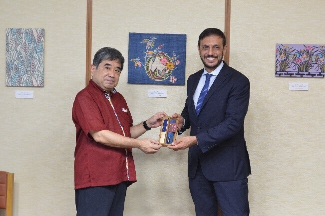 在大阪イタリア総領事の池田副知事表敬