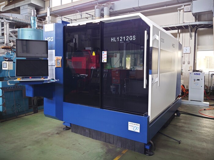 ファイバーレーザー加工機の全体像