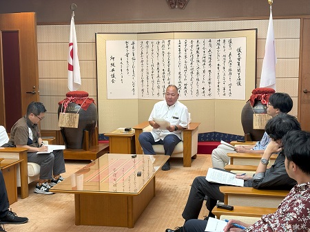 記者懇談会